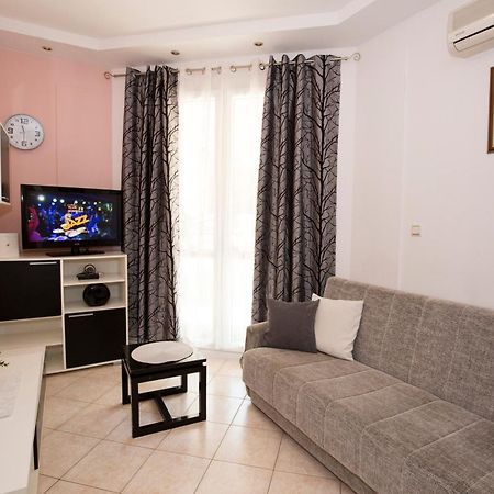 Apartman Roza 오미스 외부 사진