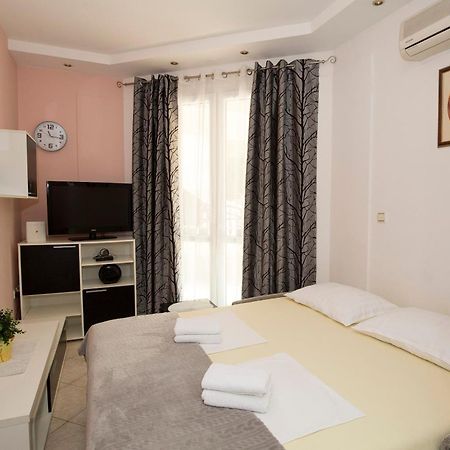 Apartman Roza 오미스 외부 사진