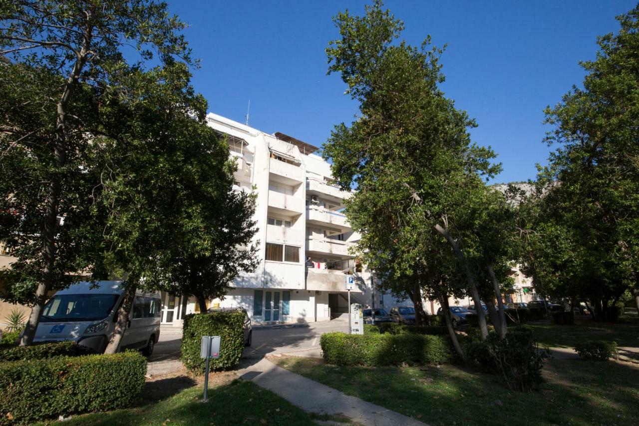 Apartman Roza 오미스 외부 사진