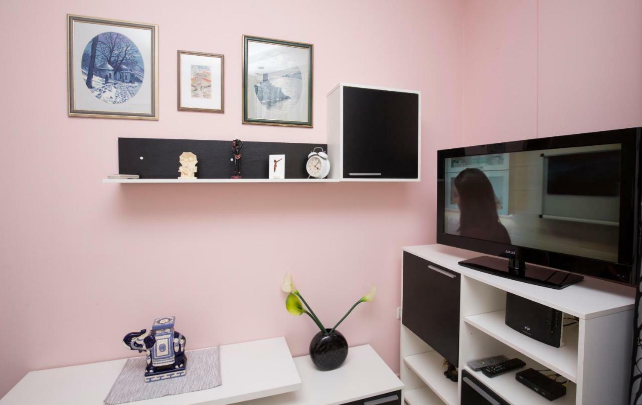 Apartman Roza 오미스 외부 사진